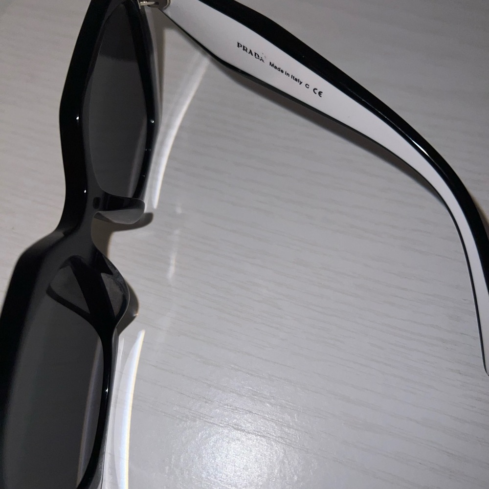 Prada 💥SOLD! Black and white sunglasses - Picture 2 of 2